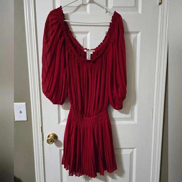 Max Studio Red Off-Shoulder Plisse Mini Dress, Puff Sleeves, Drop Waist, EUC! - Picture 1 of 9